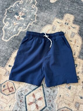 Vineyard Vines kids. Navy performance Drawstring Shorts. Size 6